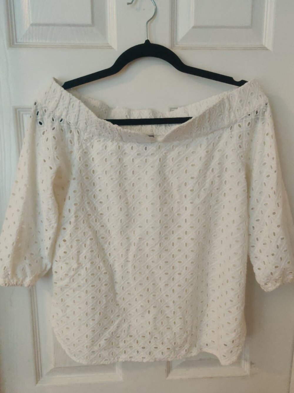 Chelsea 28 eyelet off-the shoulder top